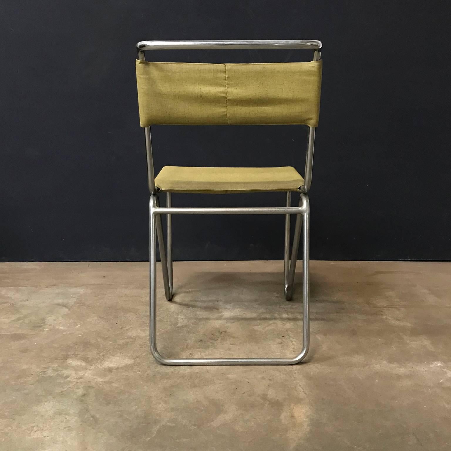 Début du 20ème siècle 1927, W.H. Gispen pour Gispen, chaise Diagonal 102 en faux cuir jaune d'origine en vente