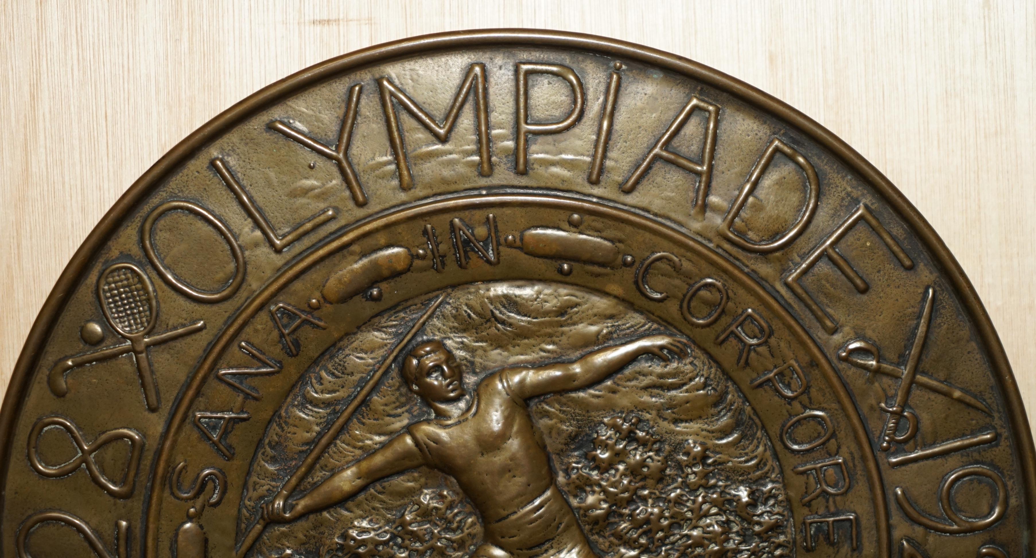 Adam Style 1928 AMSTERDAM OLYMPIC MEMORABILIA COLLECTABLE MEN'S JAVALIN HANGING PLAQUe For Sale