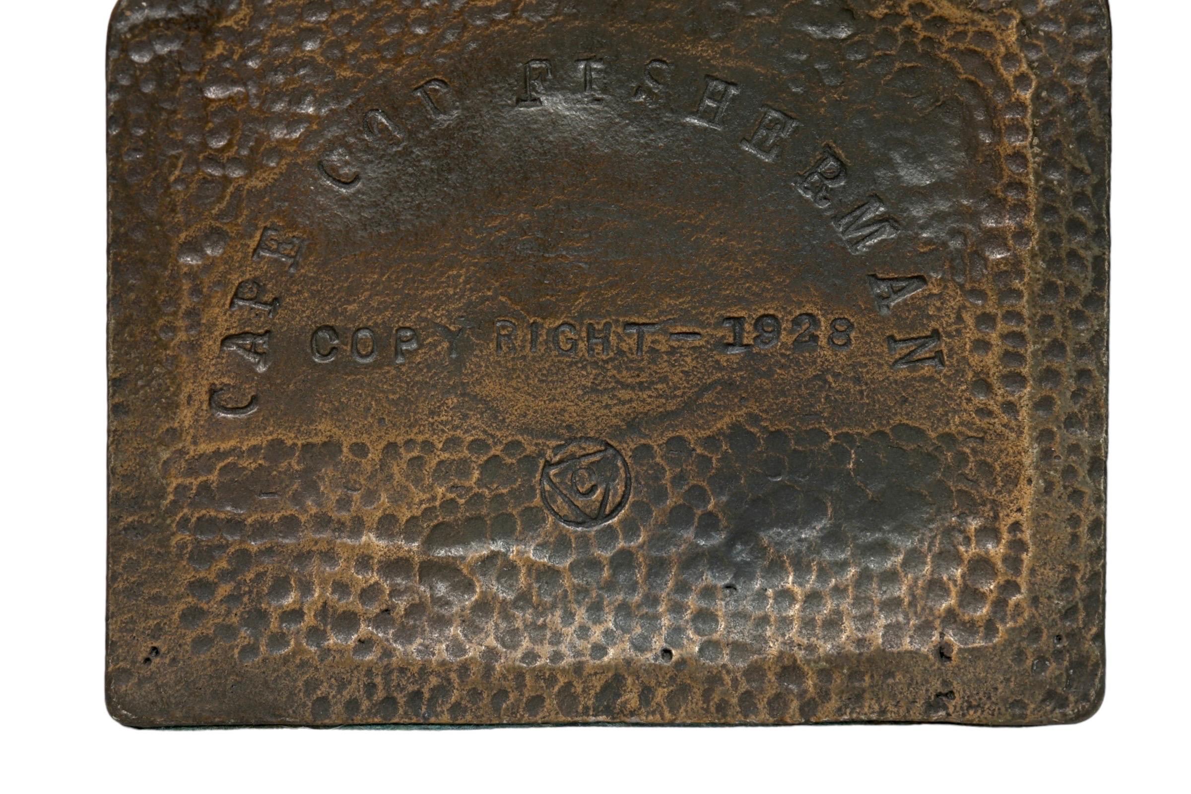 Fermalibri in ghisa del 1928 con pescatore di Cape Cod - una coppia in vendita 1