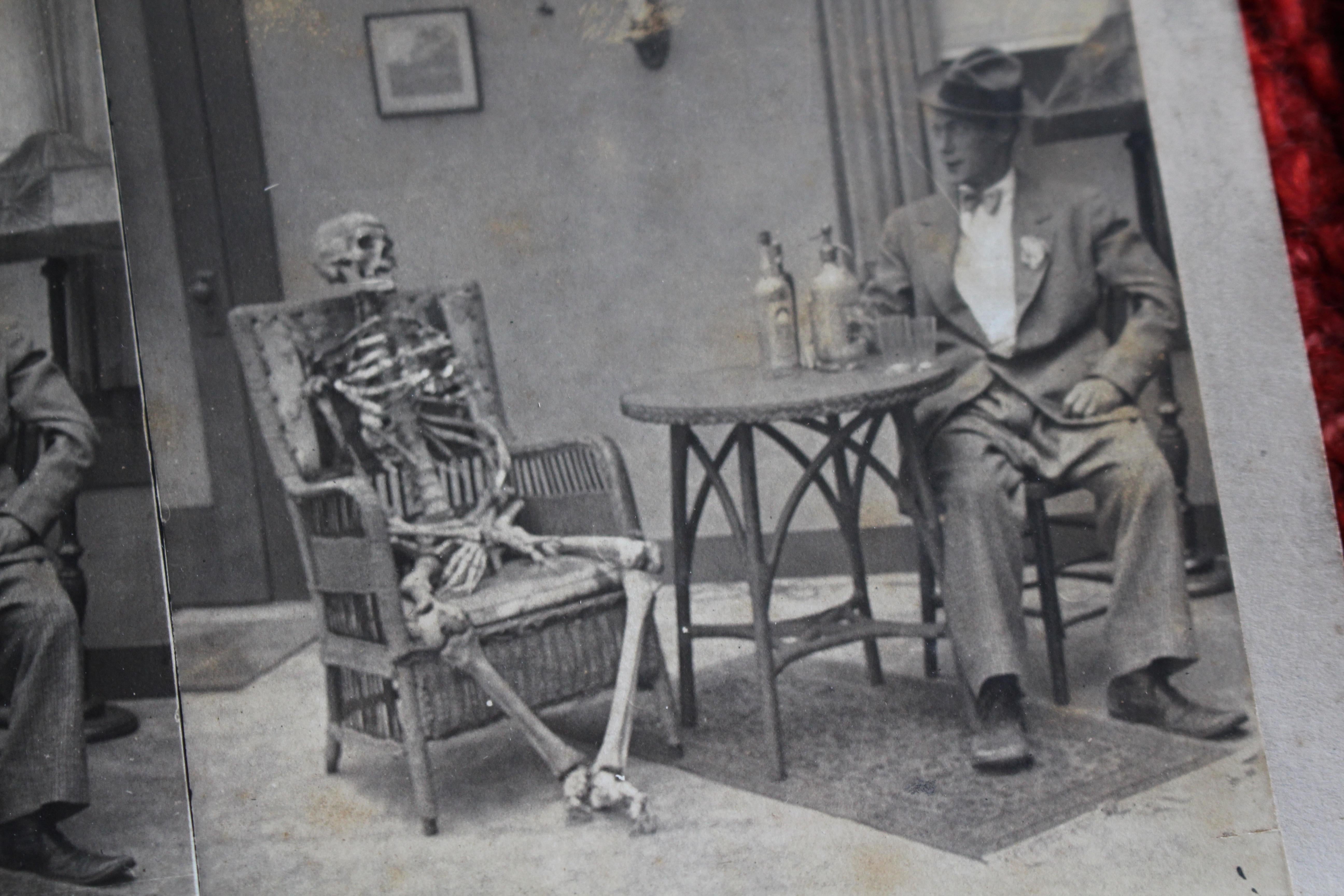 1928 Drink or Turn Into Bones Rare American Prohibition Stereoview Cards Curio Bon état - En vente à Lowestoft, GB