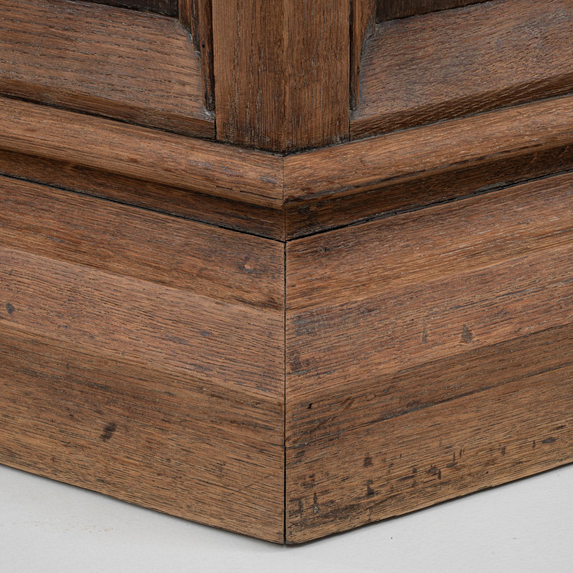 Chaire en bois néo-gothique française de 1928 en vente 5