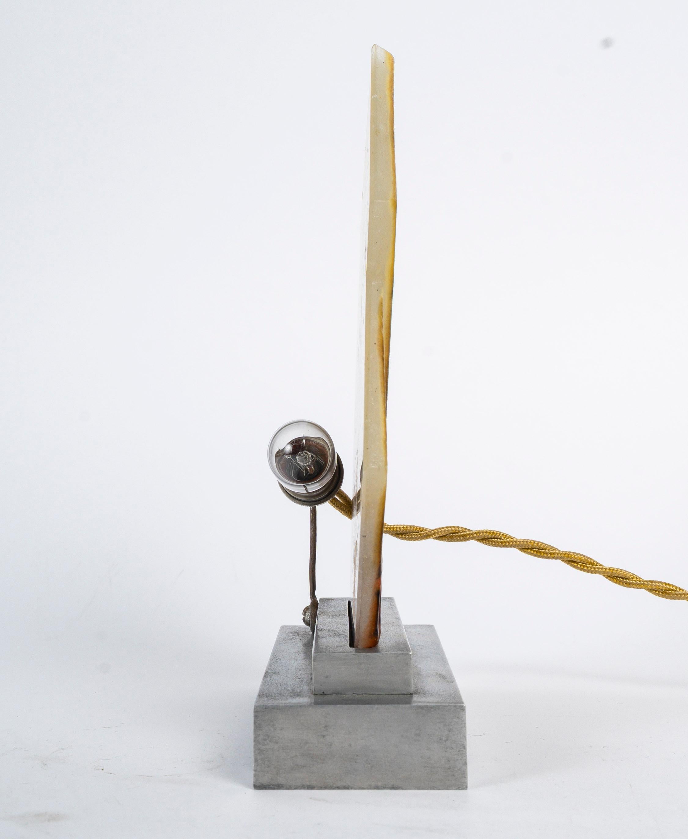 Français 1928 ROUSSEAU - Lampe veilleuse Art Déco Verre Pate Verre Tigre en vente