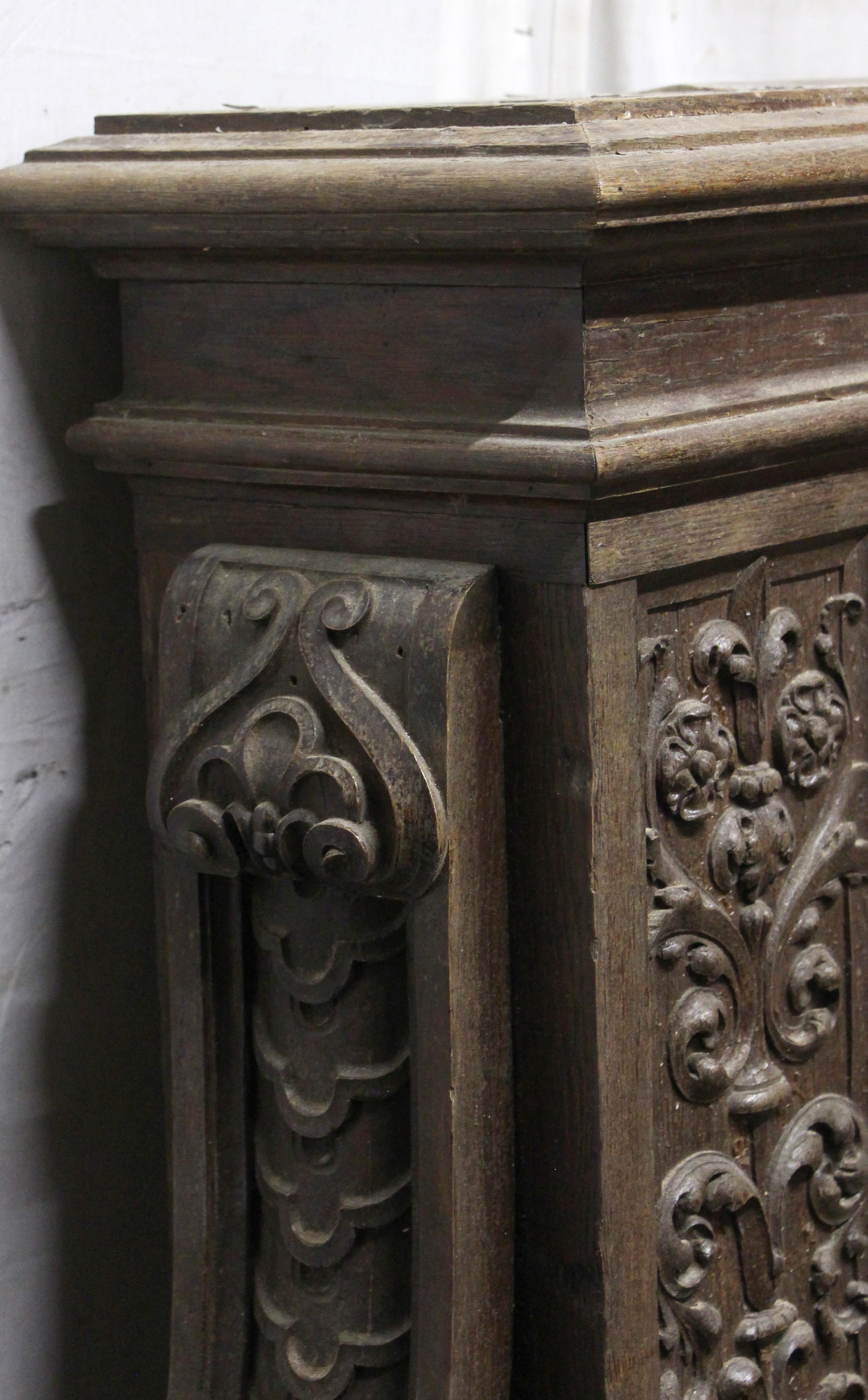 Hand-Carved 1928 Intricately Carved Oak Newel Post from the Rose Hill Tudor Mansion
