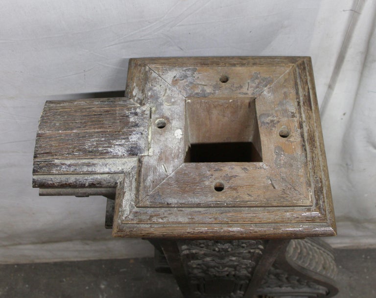 1928 Intricately Carved Oak Newel Post from the Rose Hill Tudor Mansion