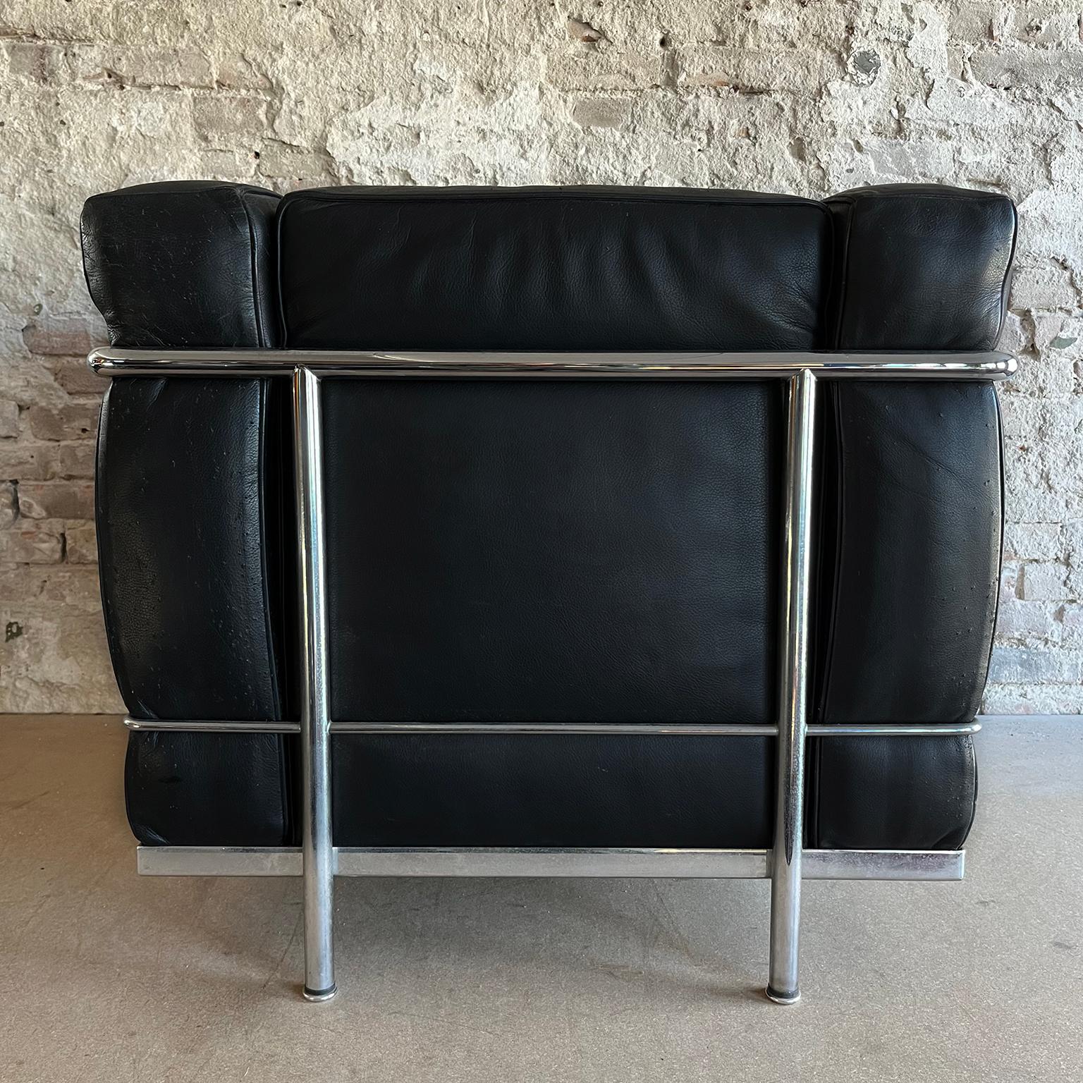 1928, Le Corbusier, Sillón LC2 Cuero negro by Cassina 3