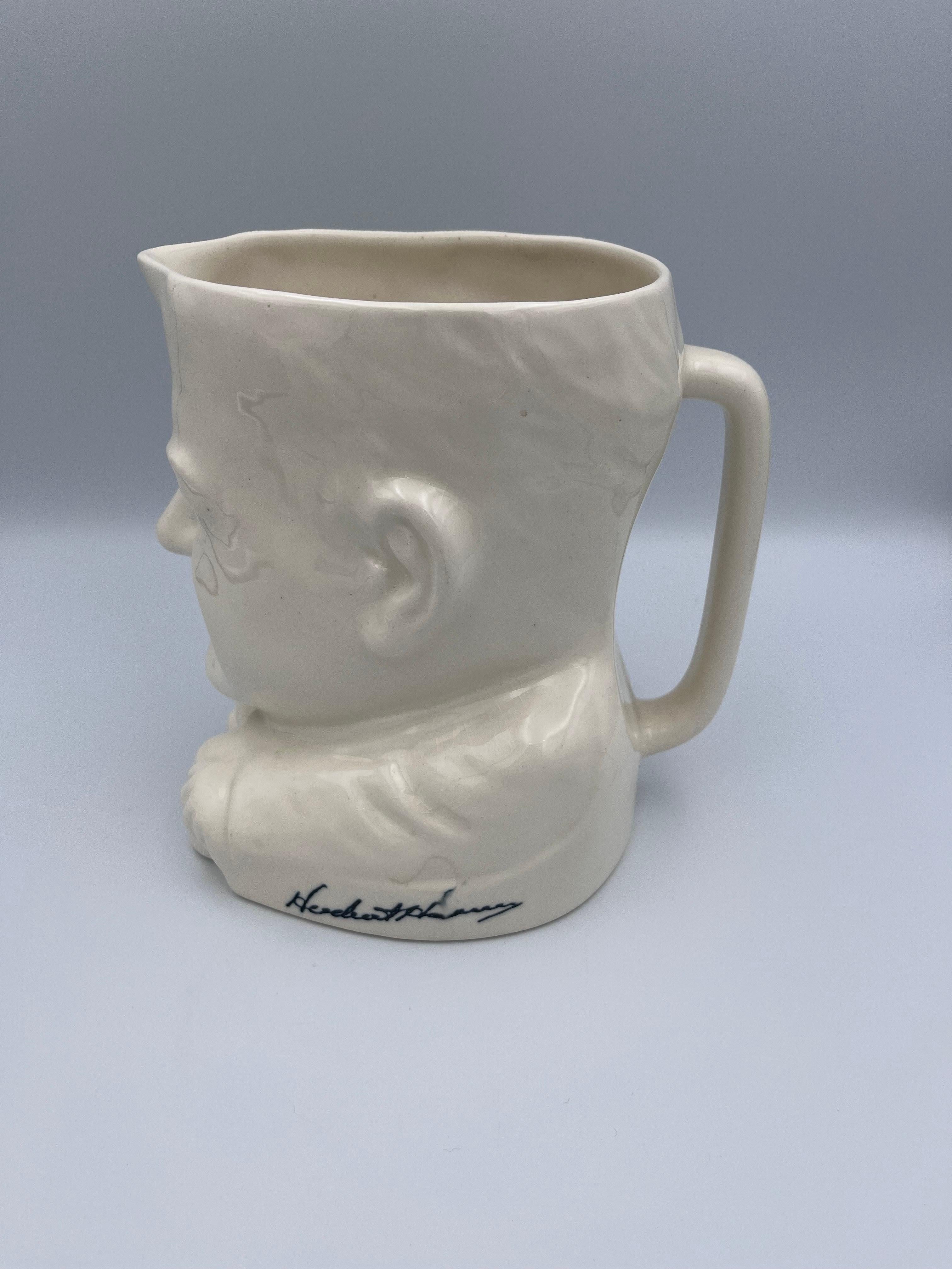 Début du 20ème siècle 1928 Paire de produits patriotiques pour les élections  Herbert Hoover Alfred Smith Pitchers en vente