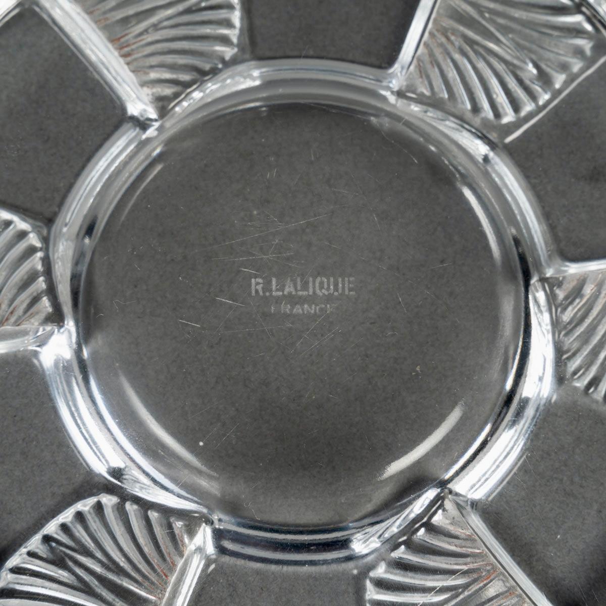 1928 René Lalique - Cenicero Art Déco Cuba Cristal Transparente Moldeado en venta