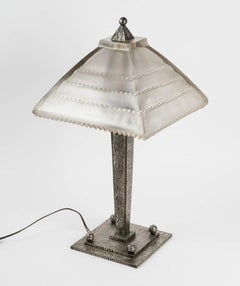 1928 René Lalique - Lampada Art Deco Grand Depot con base in vetro e ferro battuto