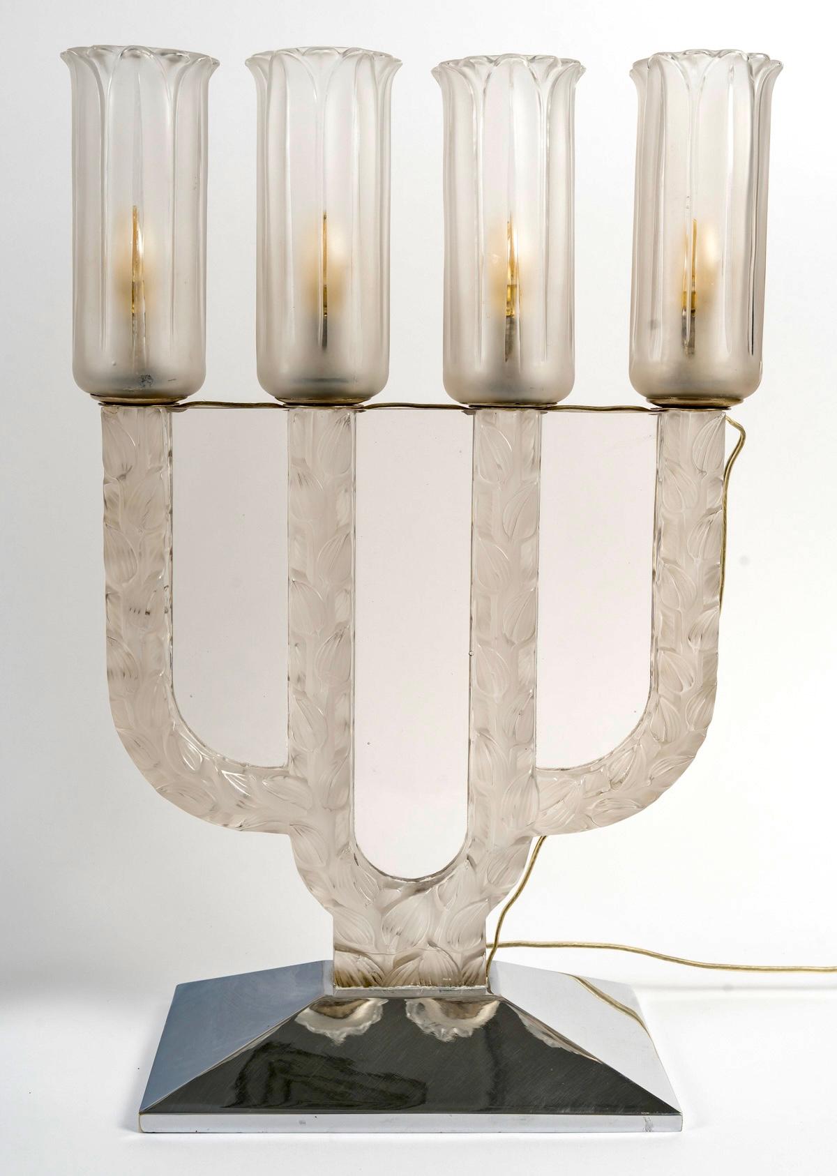 Molded 1928 René Lalique - Art Deco Pair Of Candelabras Lamps Oxford Glass For Sale