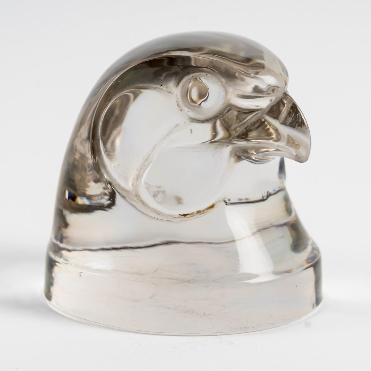 1928 René Lalique Adorno de capucha de mascota de coche Tete D'Epervier Halcón de cristal Art Decó en venta