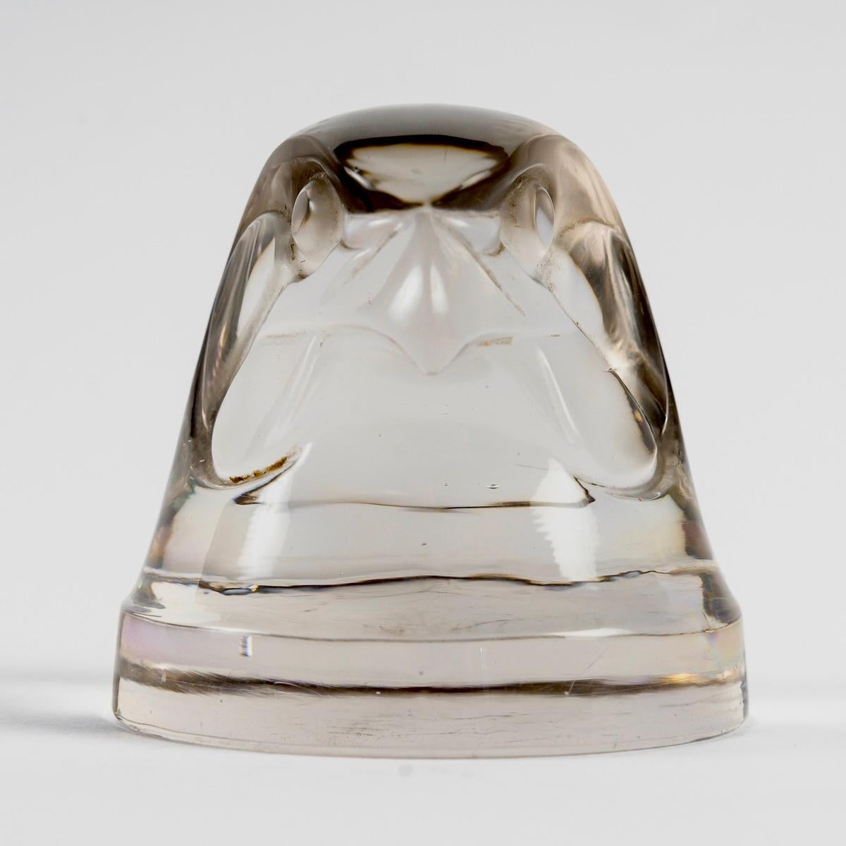 1928 René Lalique Adorno de capucha de mascota de coche Tete D'Epervier Halcón de cristal Francés en venta