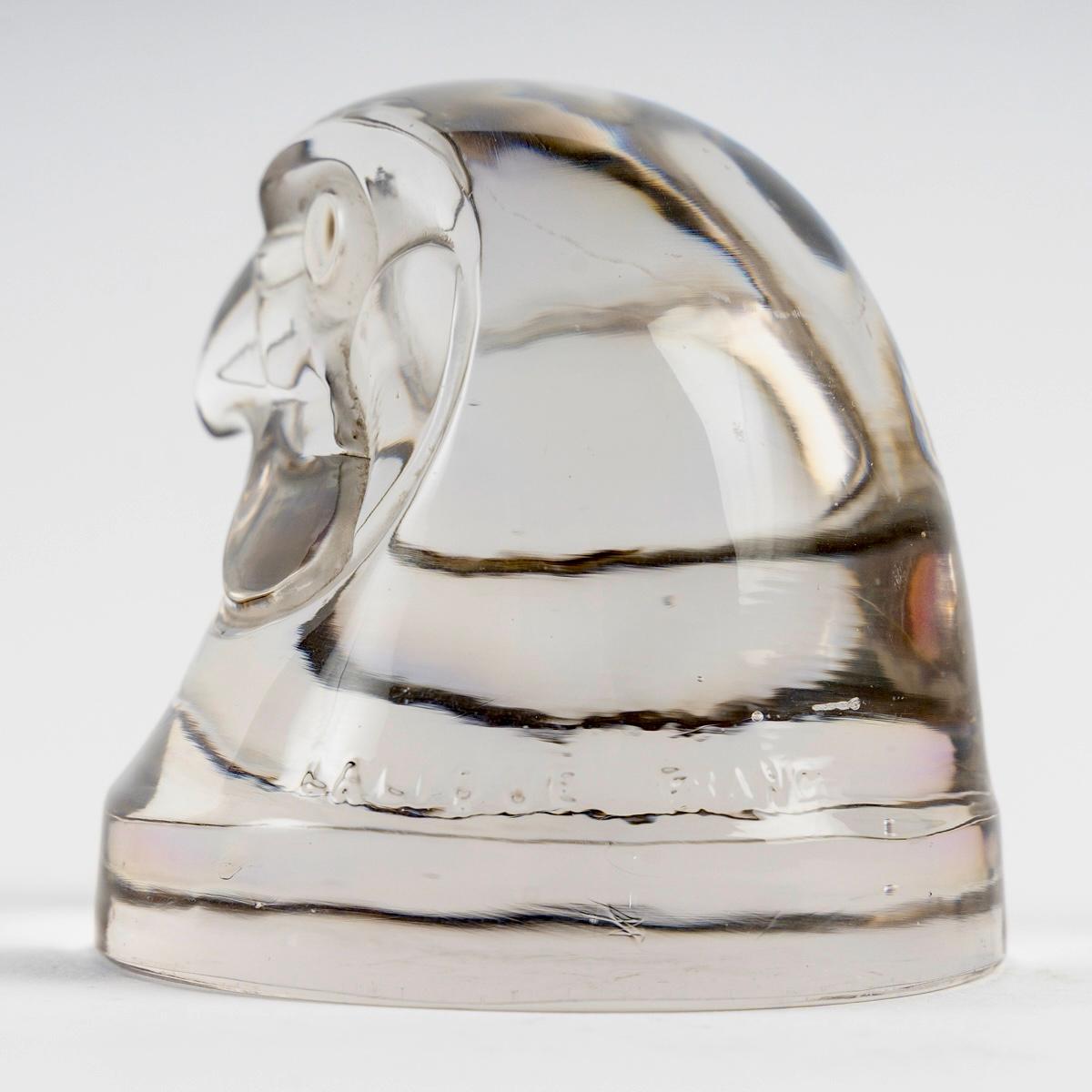 1928 René Lalique Adorno de capucha de mascota de coche Tete D'Epervier Halcón de cristal principios del siglo XX en venta