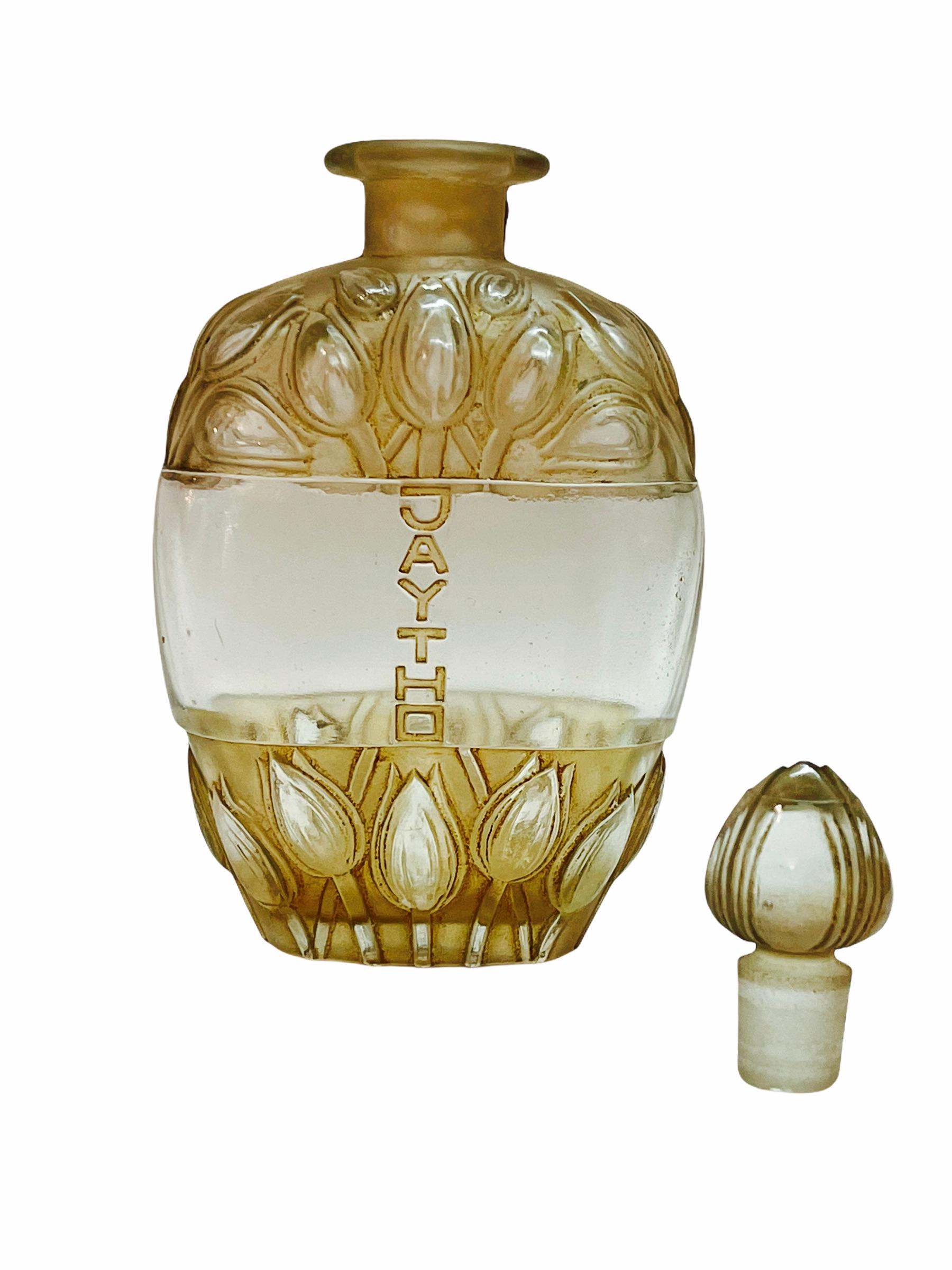 1928 Rene Lalique French Lilac Jaytho Jay-Thorpe Perfume Bottle Sepia Patina In Good Condition In Boulogne Billancourt, FR