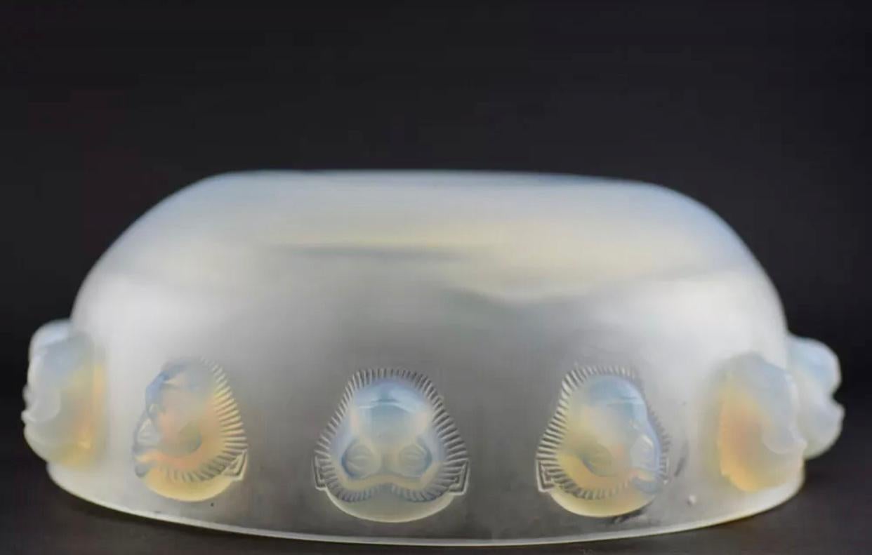 Early 20th Century 1928 René Lalique Madagascar Coupe Bowl Opalescent Glass, Monkeys