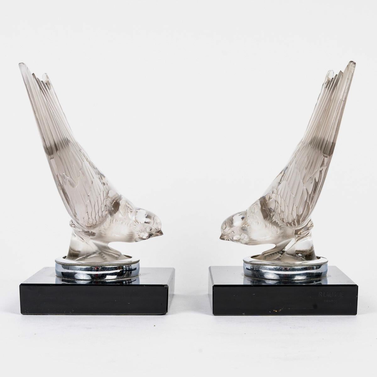 Art Déco 1928 René Lalique - Coppia di reggilibri Mascotte d'auto Hirondelle Swallow Glass