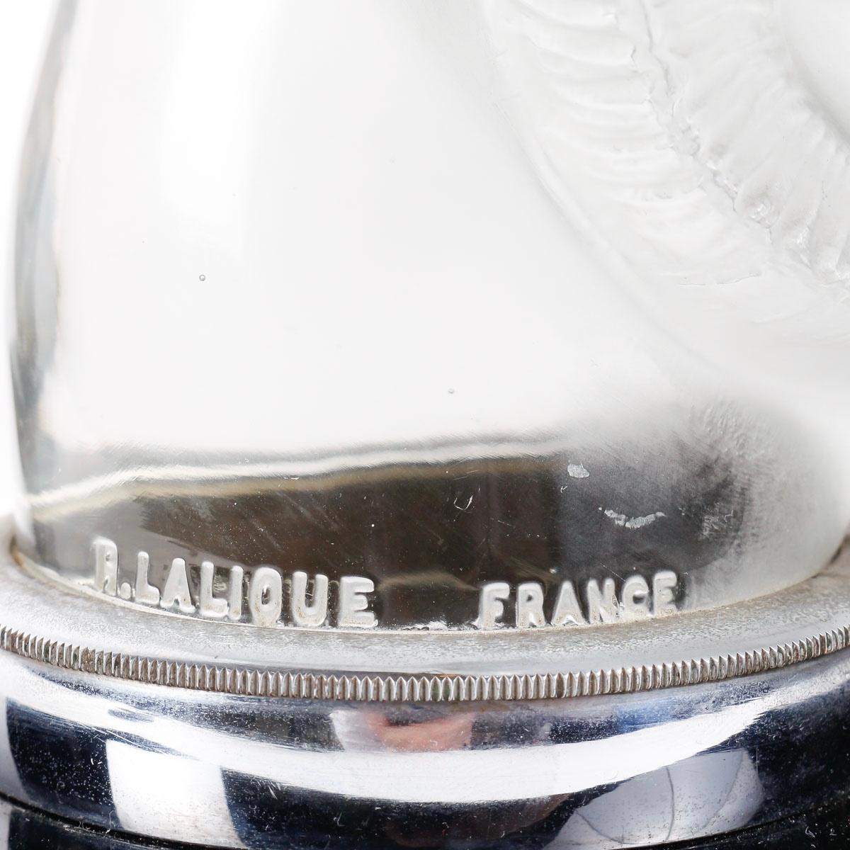 1928 René Lalique - Paar Buchstützen Auto Maskottchen Tete De Belier Glas (Geformt) im Angebot