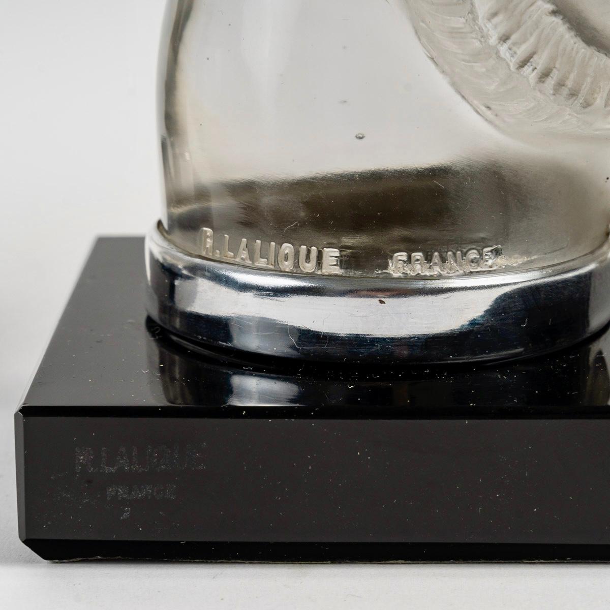 Moulé 1928 René Lalique - Paire de serre-livres Car Mascots Tete De Belier Verre en vente