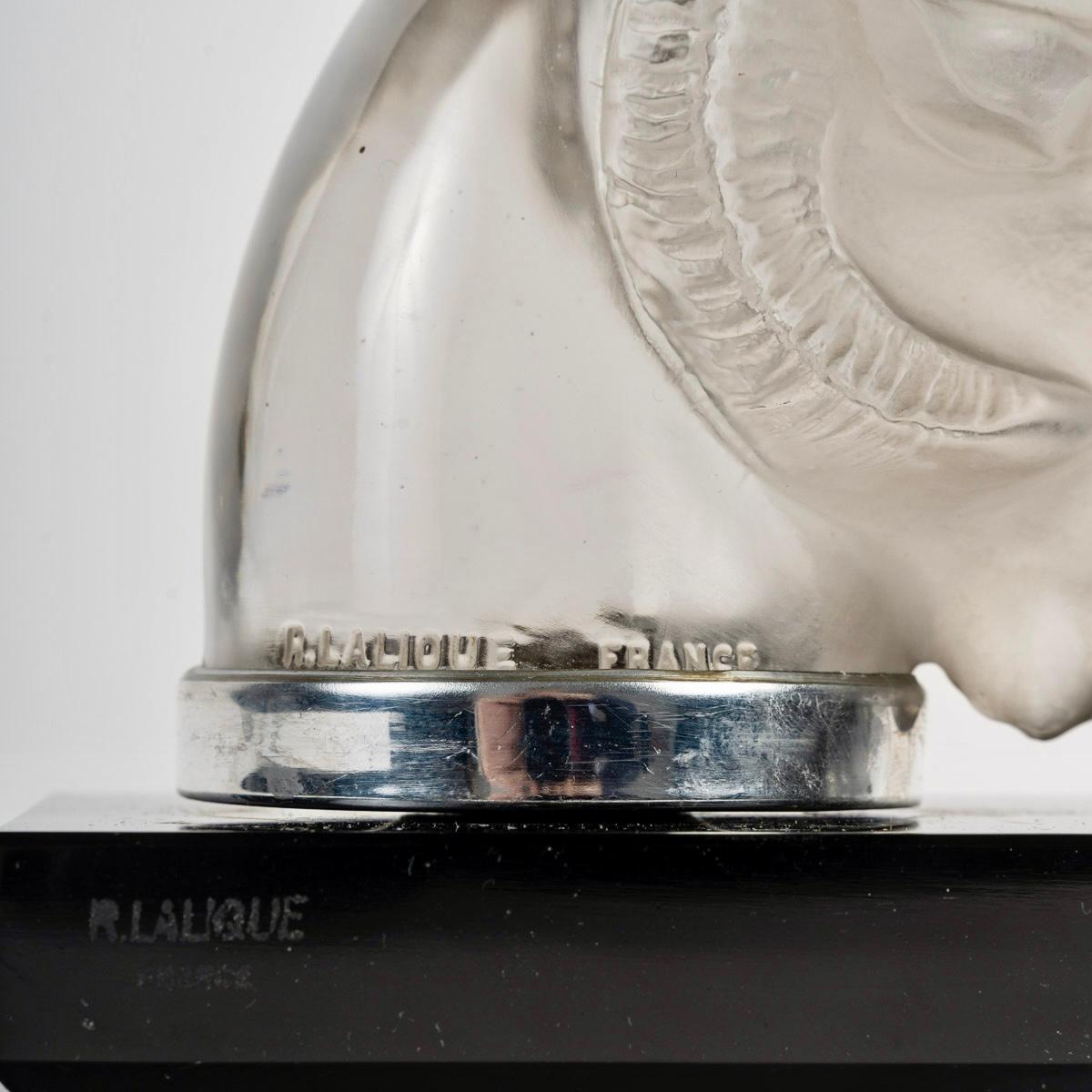 1928 René Lalique - Paire de serre-livres Car Mascots Tete De Belier Verre Bon état - En vente à Boulogne Billancourt, FR