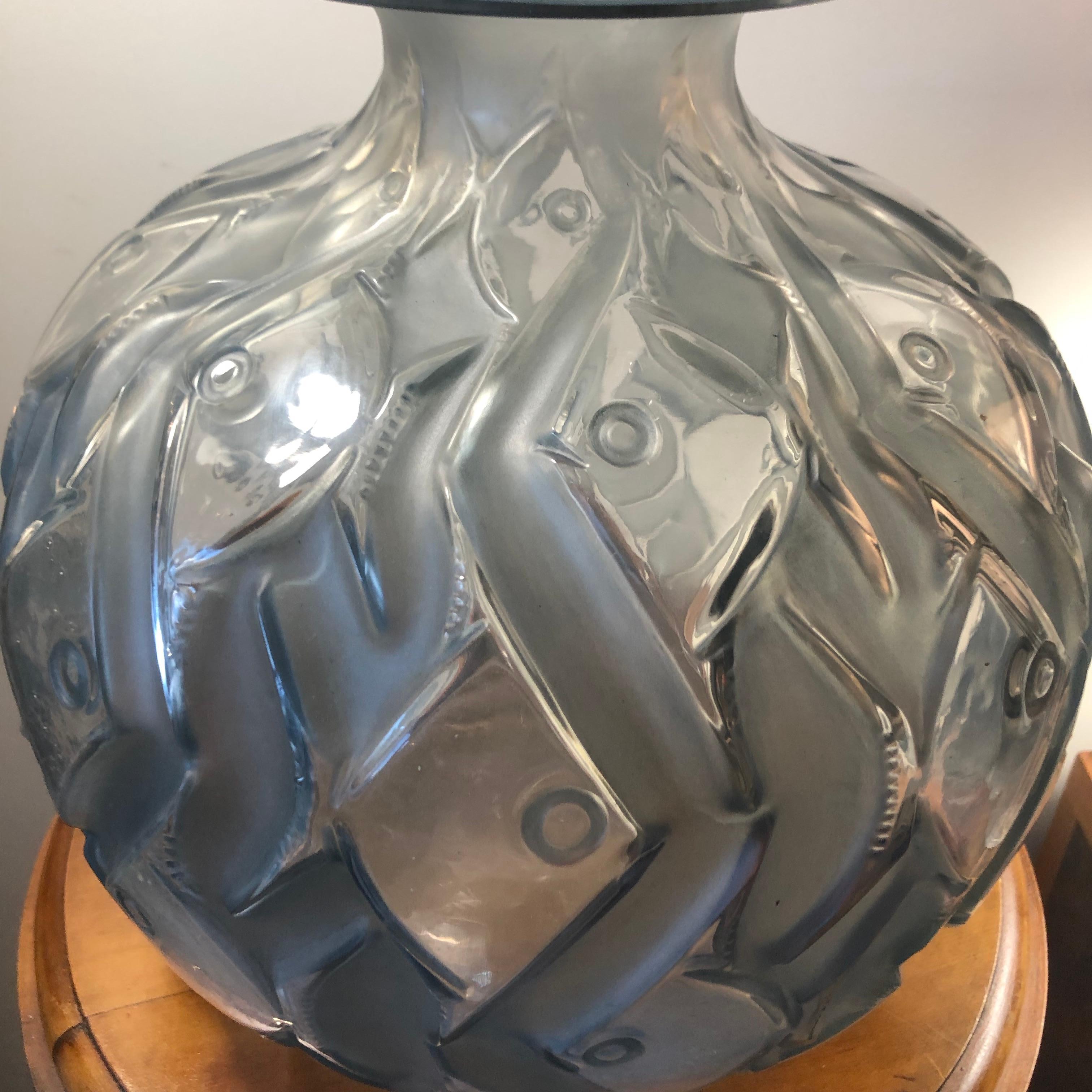 French 1928 René Lalique Penthievre Vase in Clear Glass with Blue Patina Fishes