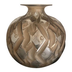 1928 René Lalique Penthievre Vase in Clear Glass with Sepia Patina Fishes