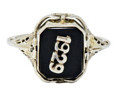 1929 Art Deco Carved Hardstone Onyx Platinum 18 Karat White Gold Cameo Flip Ring