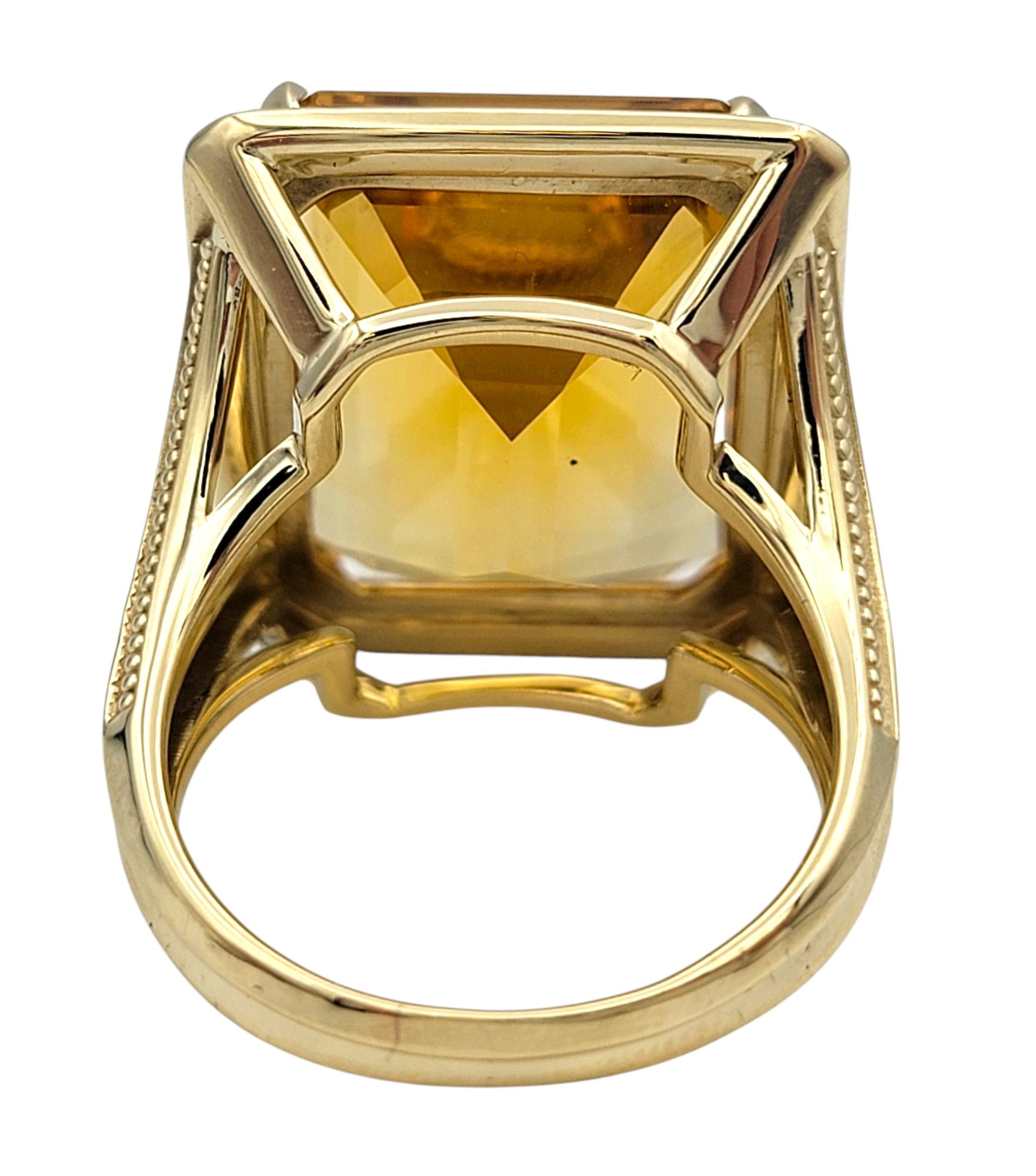 Anillo de cóctel de citrino talla esmeralda y halo de diamantes de 19,29 quilates en oro de 14 quilates en Bueno estado para la venta en Scottsdale, AZ