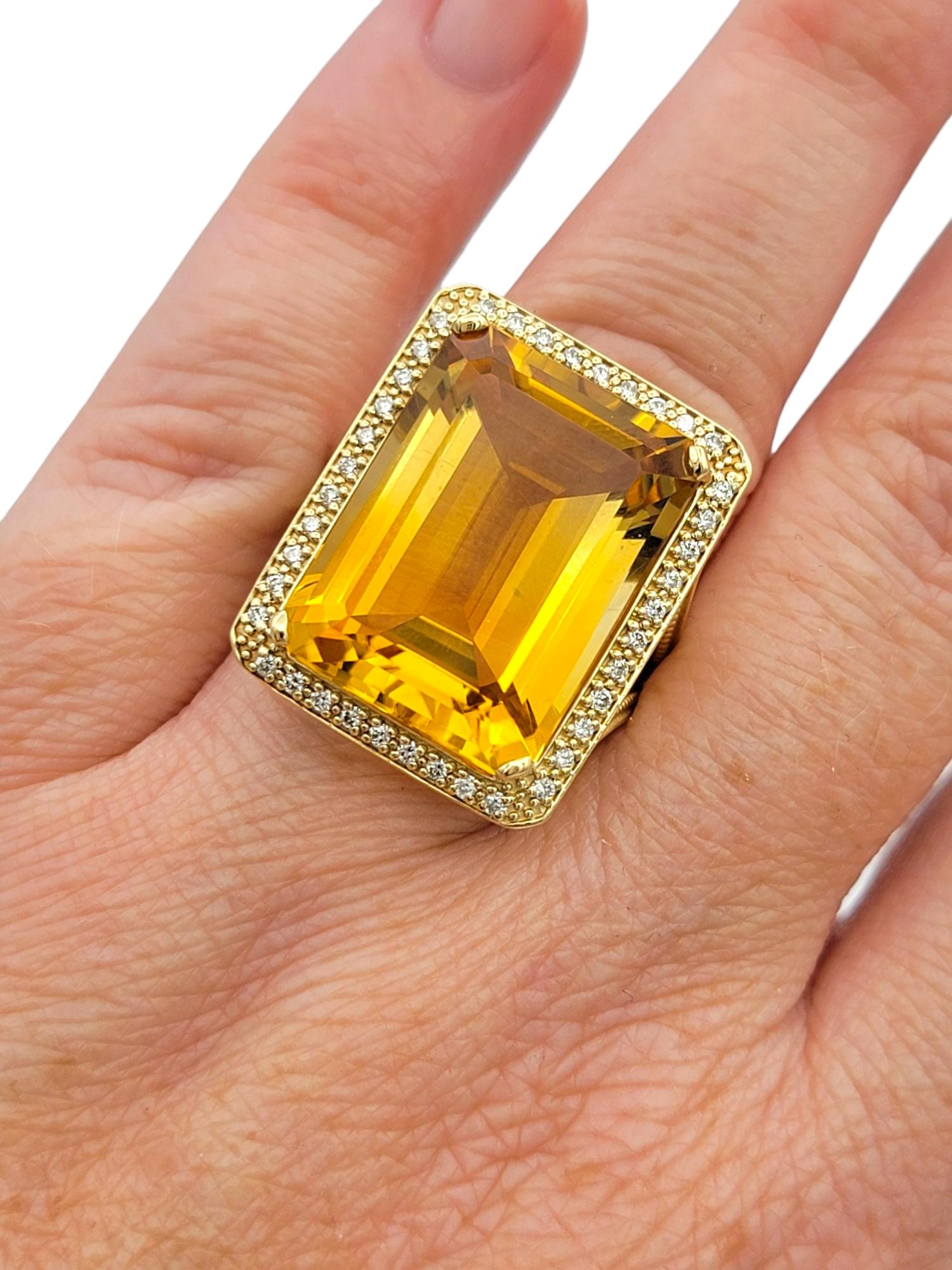 Anillo de cóctel de citrino talla esmeralda y halo de diamantes de 19,29 quilates en oro de 14 quilates en venta 3