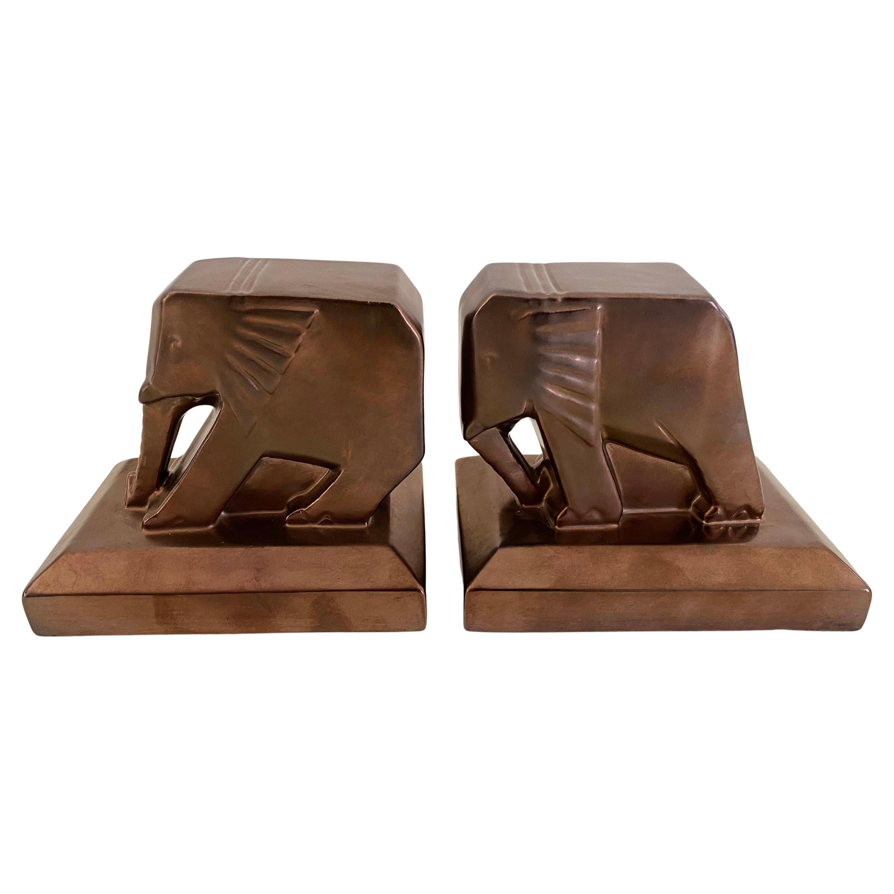 1929 Cowan Metallic Push-Pull Elephant Bookends disegnato da Margaret Postgate
