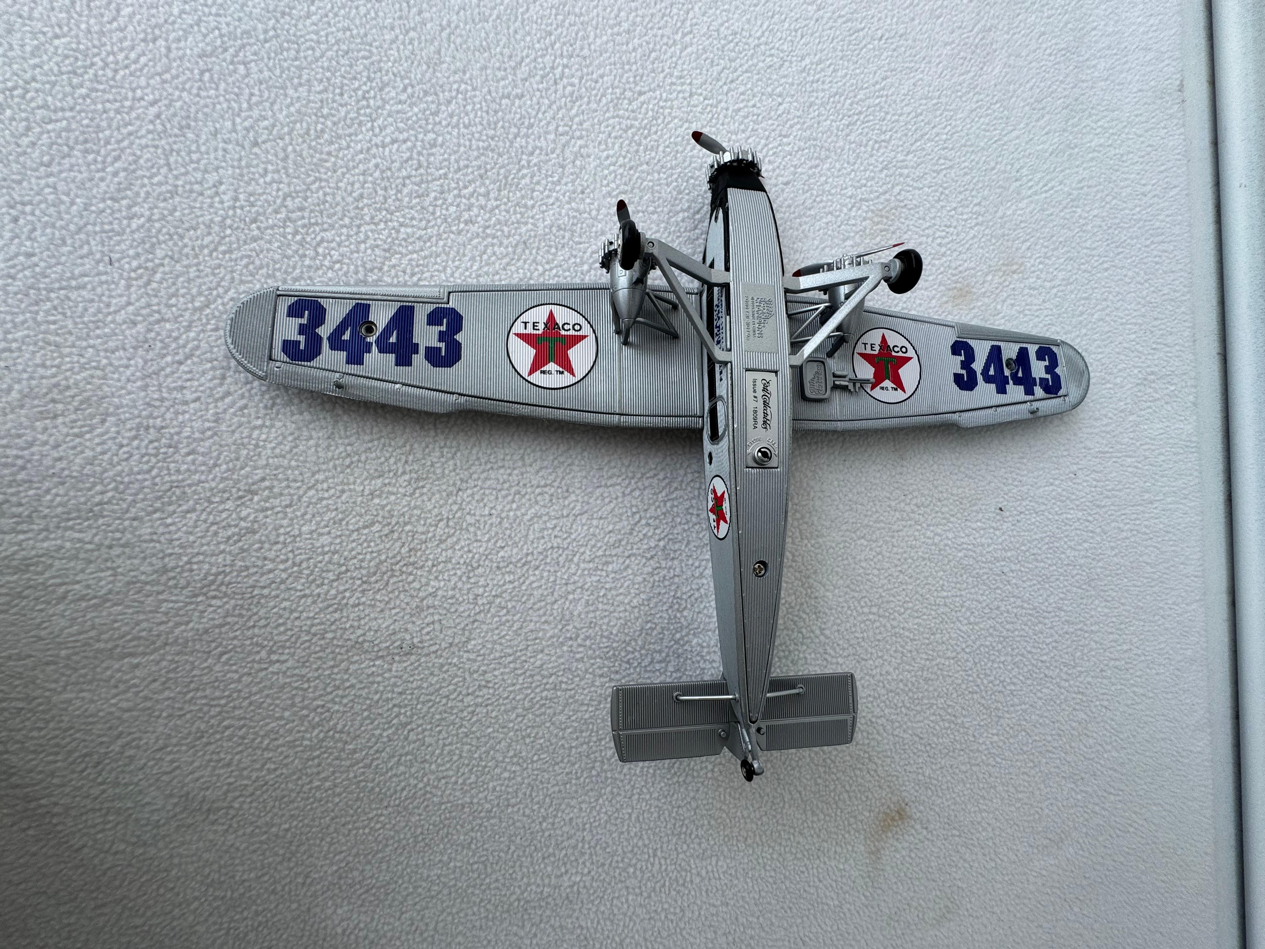 XX secolo 1929 Ford Trimotor Texaco Airplane in vendita