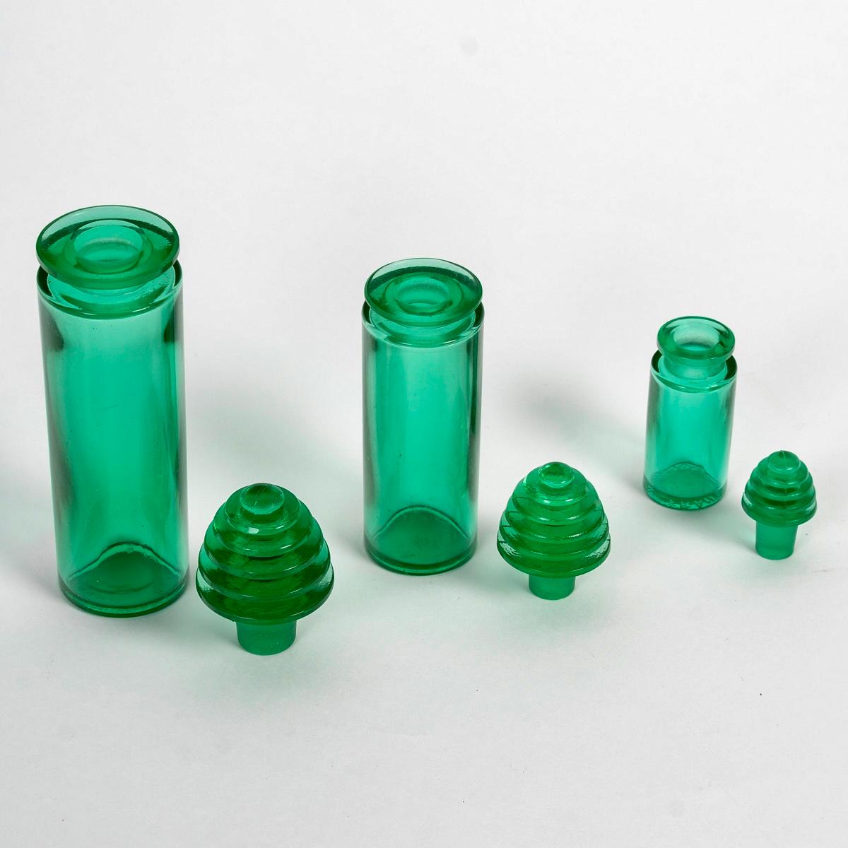 1929 René Lalique - 3 Parfümflaschen Sans Adieu Smaragdgrünes Glas Für Worth (Art déco) im Angebot