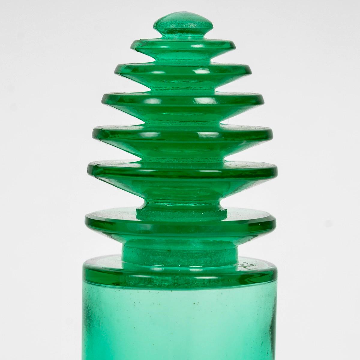 French 1929 René Lalique - 3 Perfume Bottles Sans Adieu Emerald Green Glass For Worth For Sale