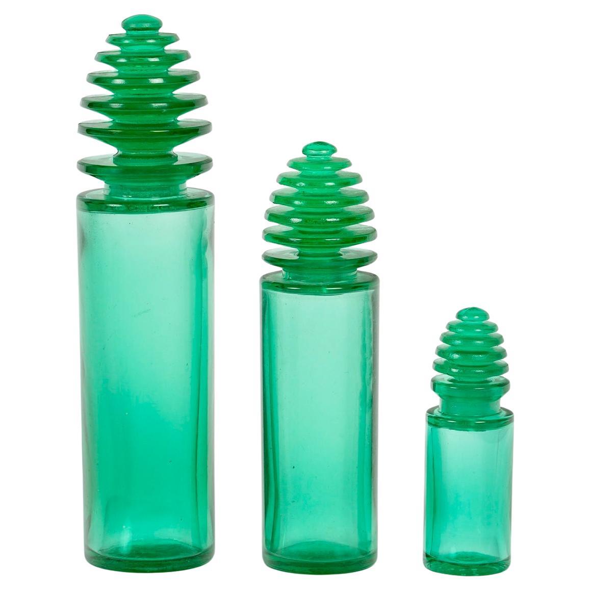 1929 René Lalique - 3 Parfümflaschen Sans Adieu Smaragdgrünes Glas Für Worth im Angebot