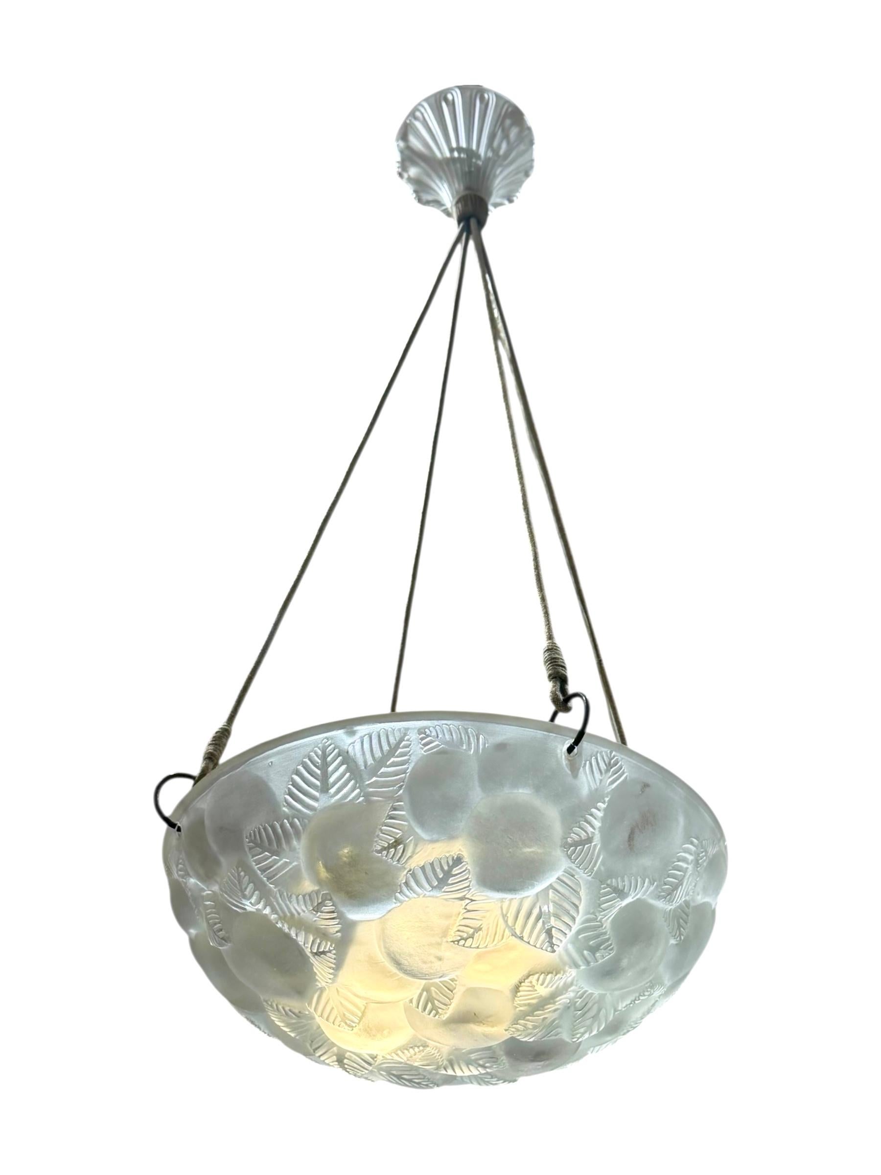 Francese 1929 René Lalique, lampadario da soffitto a sospensione Art Deco, vetro di Losanna in vendita