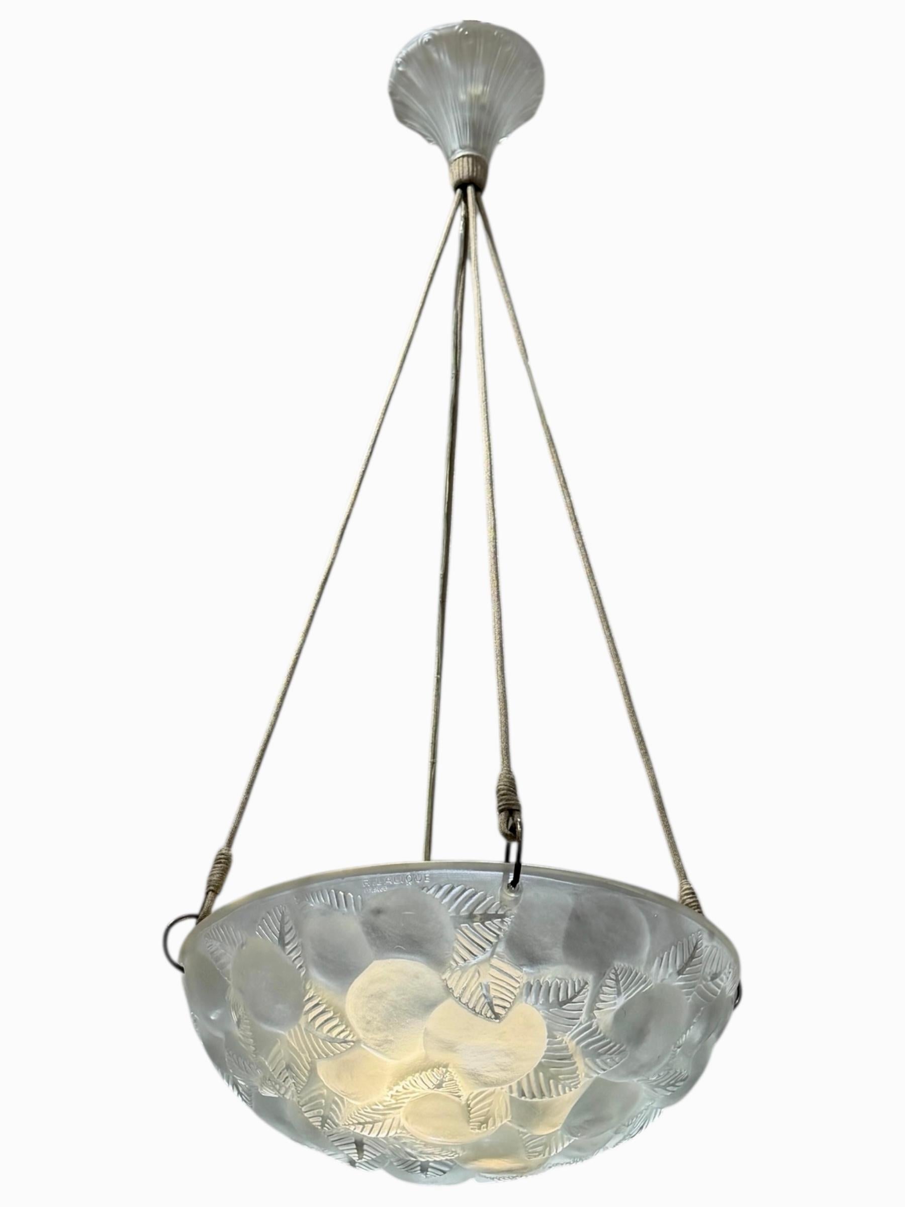 1929 René Lalique, lampadario da soffitto a sospensione Art Deco, vetro di Losanna In condizioni buone in vendita a Boulogne Billancourt, FR