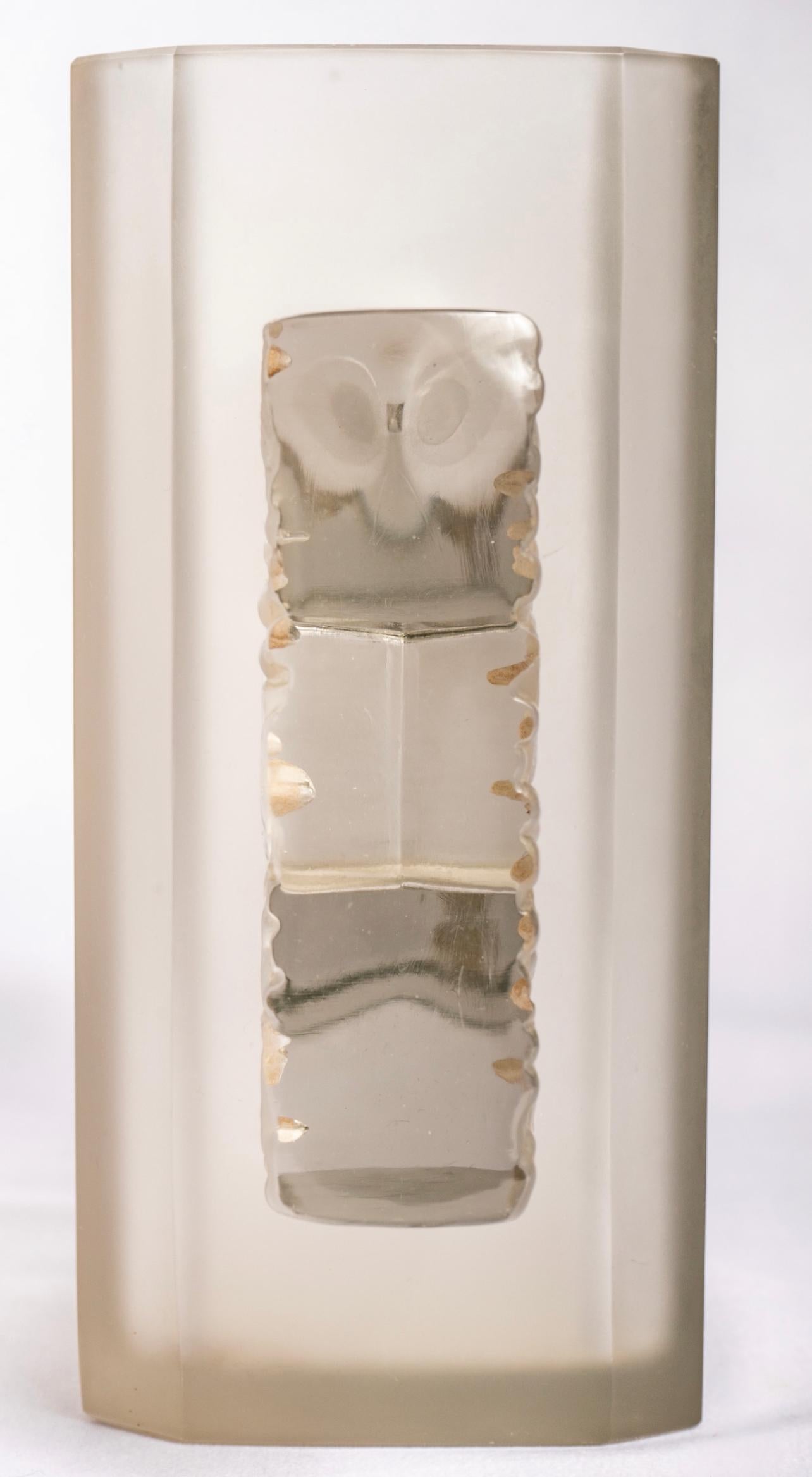 Molded 1929 René Lalique Art Deco Vase Margaret Glass with Sepia Patina For Sale