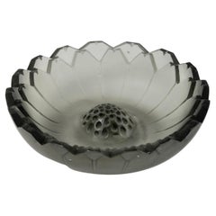 1929, René Lalique Ashtray Paquerettes Smoked Grey Glass Daisy