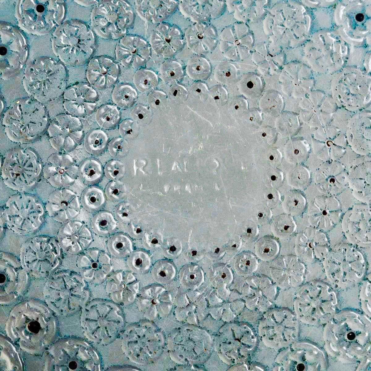 1929 René Lalique Bowl Nemours Glass with Blue Patina & Black Enamel In Good Condition In Boulogne Billancourt, FR