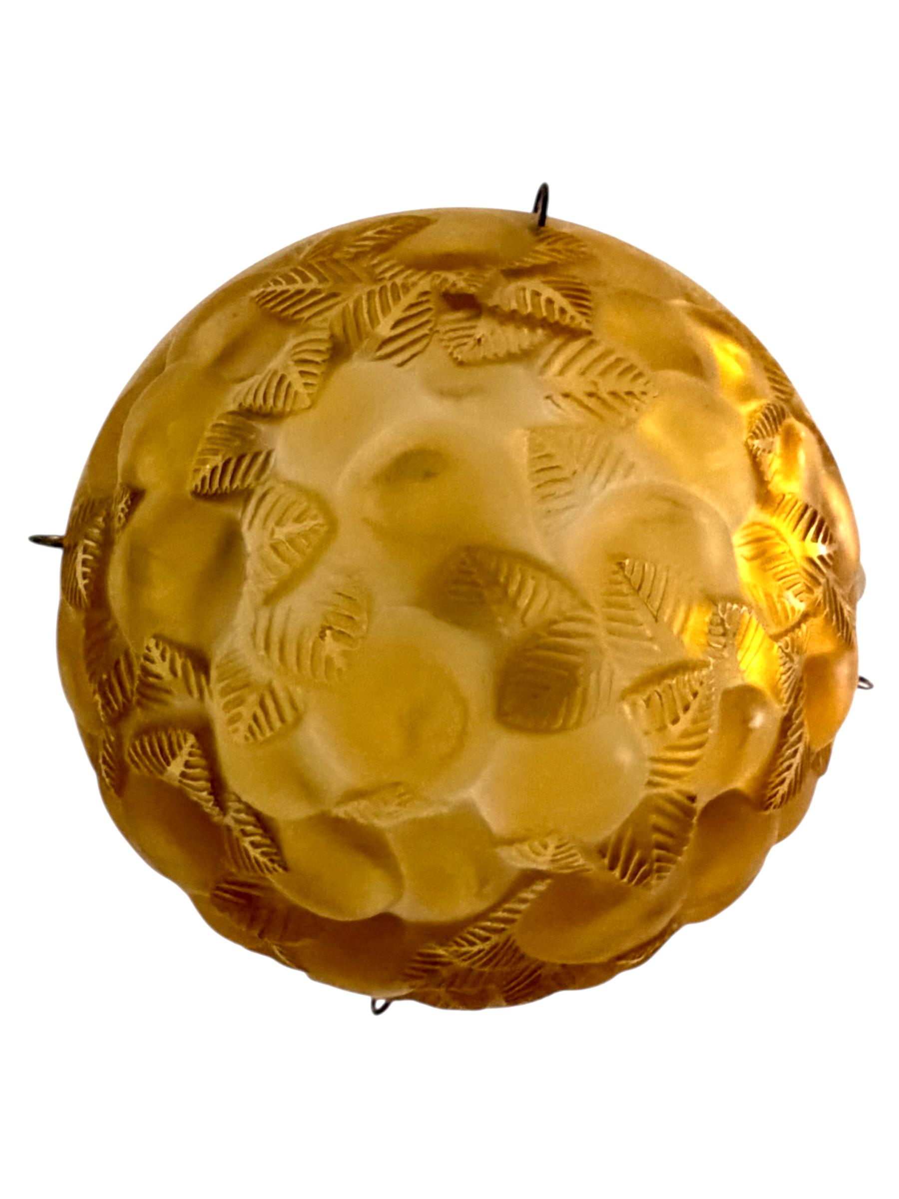 Français 1929 René Lalique - Plafonnier Light Chandelier Lausanne Jaune Verre Ambre en vente