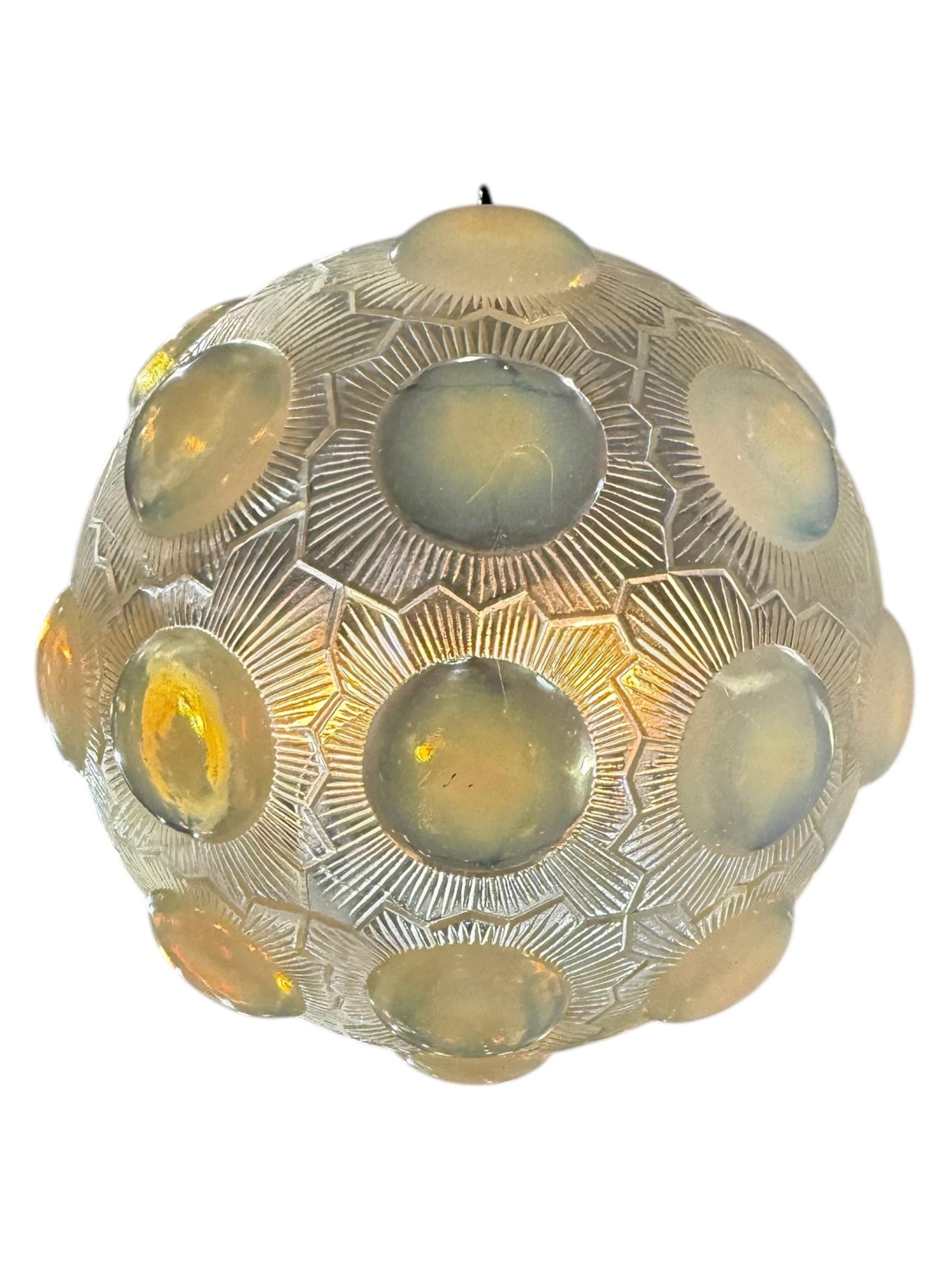 1929 René Lalique, Lámpara de techo Chandelier Soleil Cristal opalescente Art Decó en venta