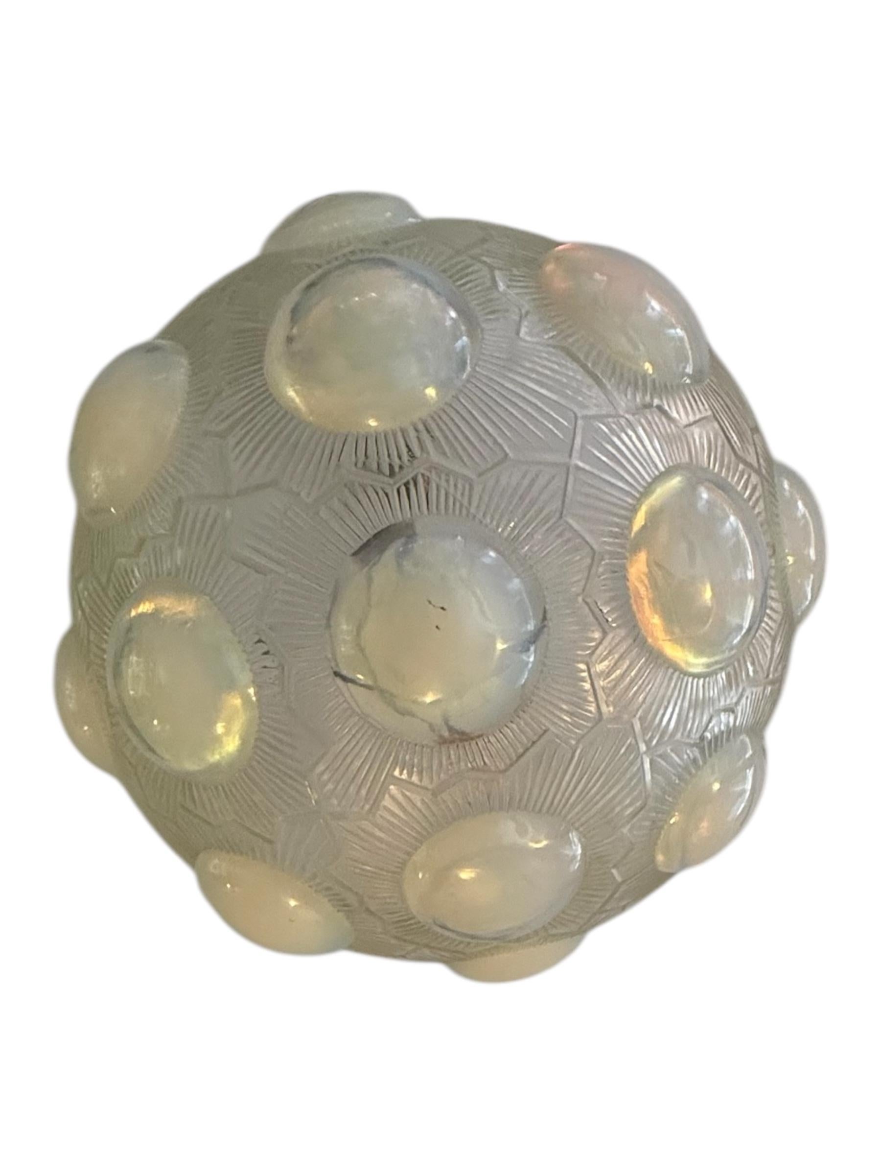 1929 René Lalique, Lámpara de techo Chandelier Soleil Cristal opalescente Francés en venta