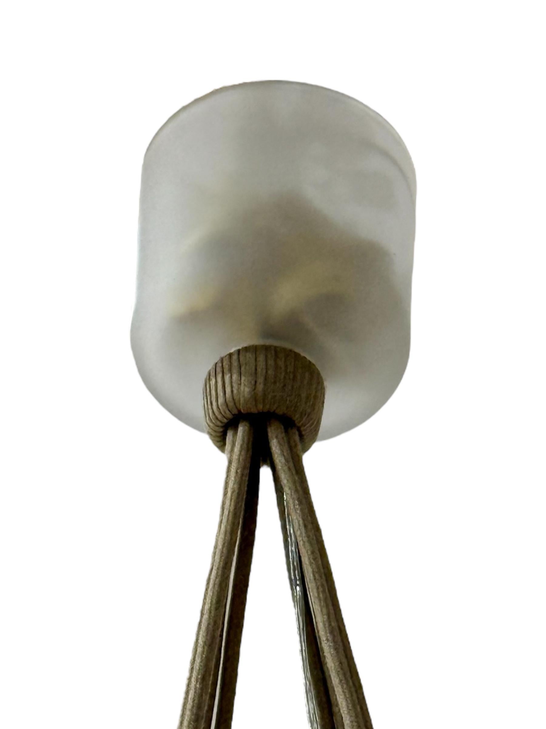 1929 René Lalique, Lámpara de techo Chandelier Soleil Cristal opalescente Moldeado en venta