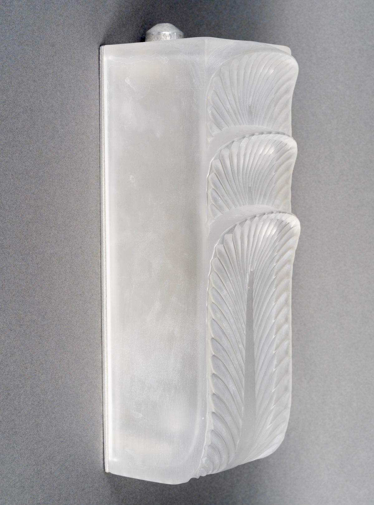 French 1929 René Lalique Pair of Art Deco Sconces Wall Lights Languedoc Glass
