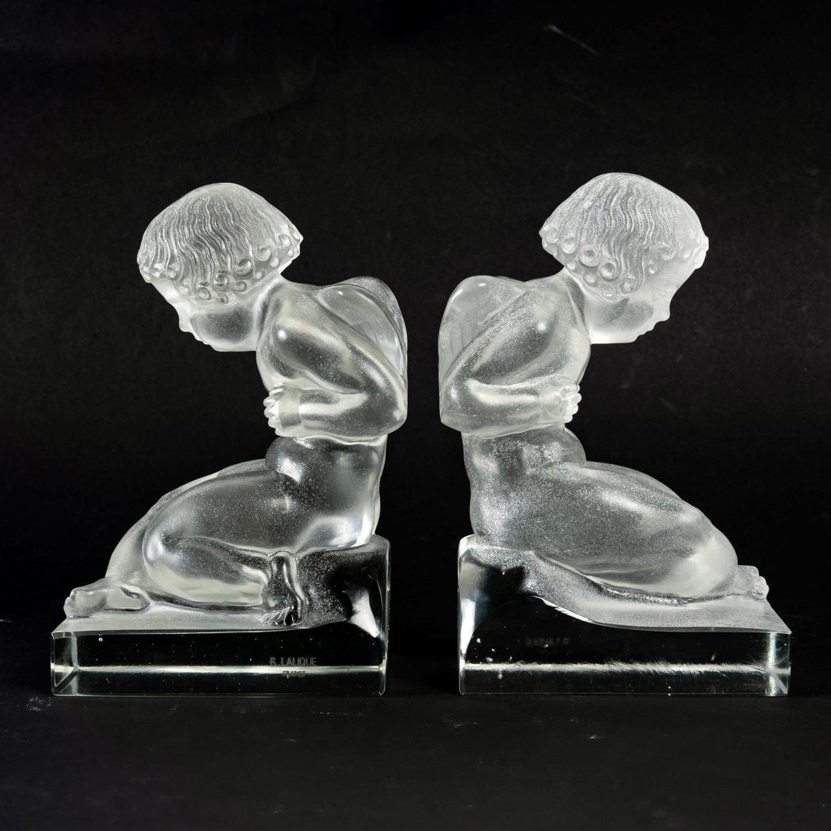 Molded 1929 René Lalique, Pair of Bookends Amour Frosted Glass