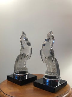 1929 Rene Lalique Pair of Coq Houdan Bookends on Black Glass Bases, Roosters