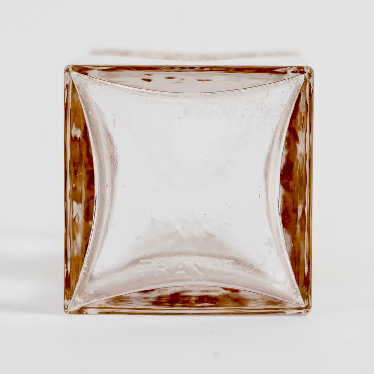 French 1929 Rene Lalique - Perfume Bottle 5 Fleurs Forvil Glass with Sepia Patina For Sale