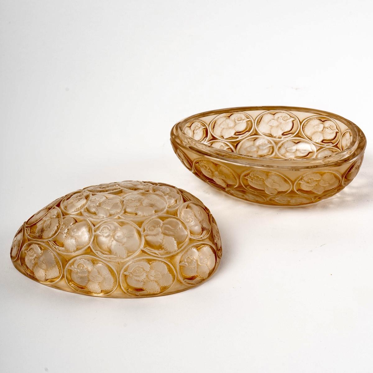 Molded 1929 René Lalique Poussins Egg Box Frosted Glass Sepia Patina, Chicks