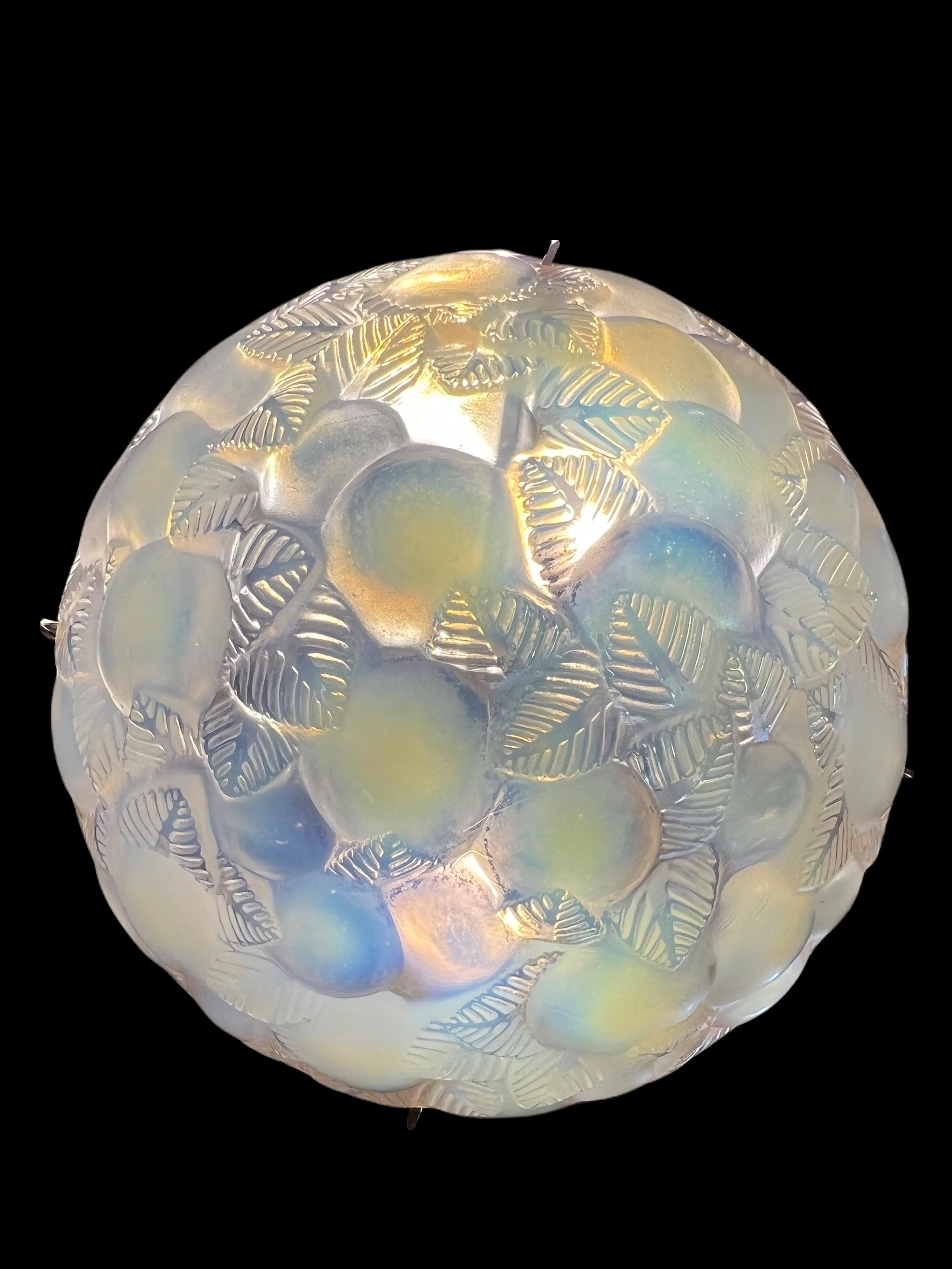 Art Deco 1929 René Lalique, Suspension Ceiling Chandelier Lausanne Opalescent Glass