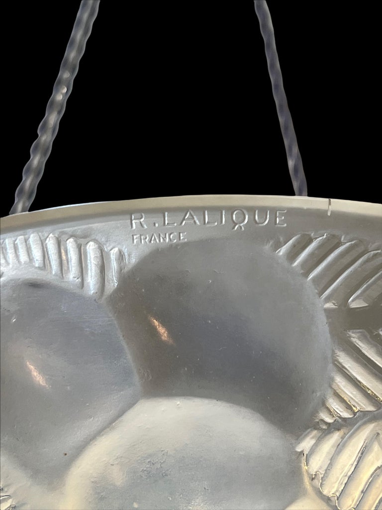 French 1929 René Lalique, Suspension Ceiling Chandelier Lausanne Opalescent Glass