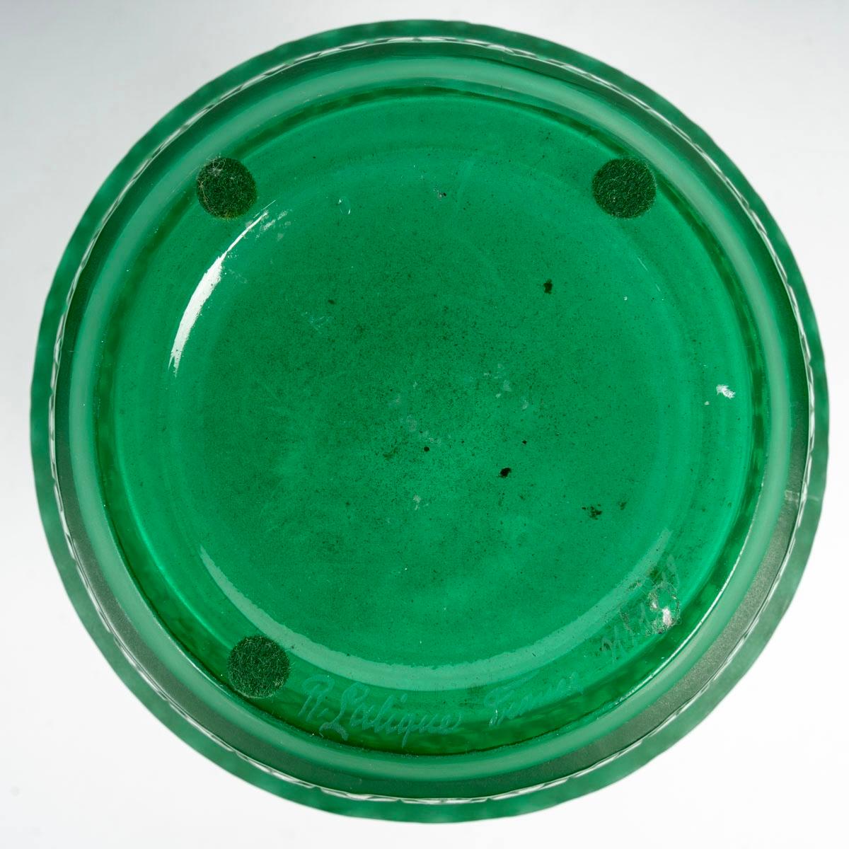 1929 René Lalique - Vase Ferrieres Smaragdgrünes Glas im Zustand „Gut“ im Angebot in Boulogne Billancourt, FR