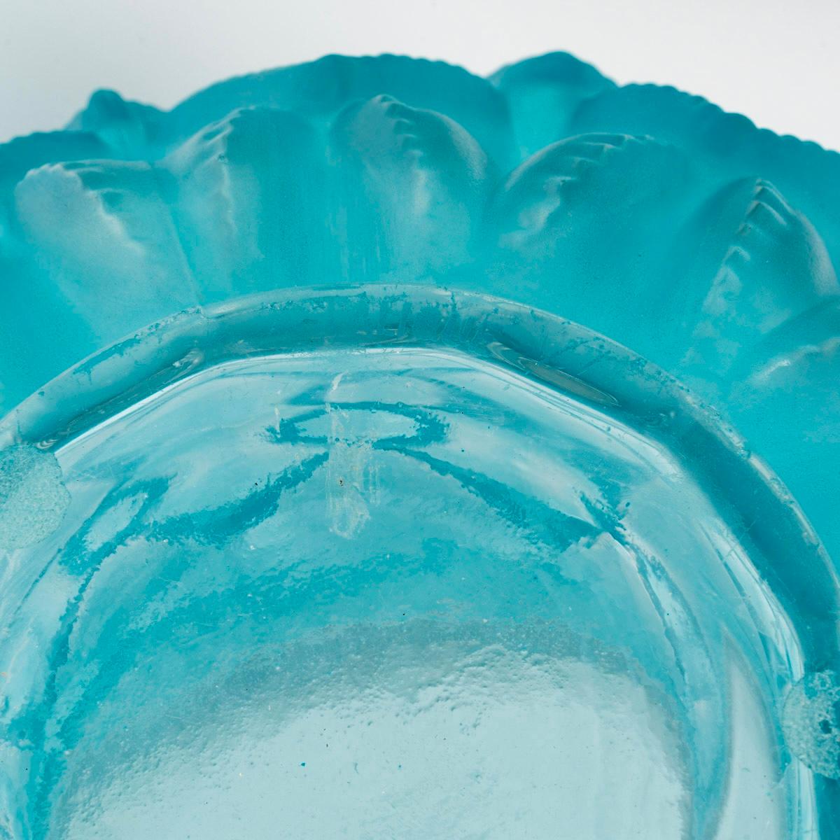 1929 René Lalique Vase Languedoc Glass with Turquoise Blue Patina, Cactus Leaves In Good Condition In Boulogne Billancourt, FR